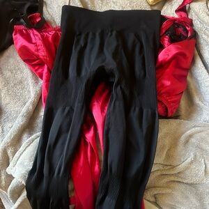 Workout butt lifting leggings.